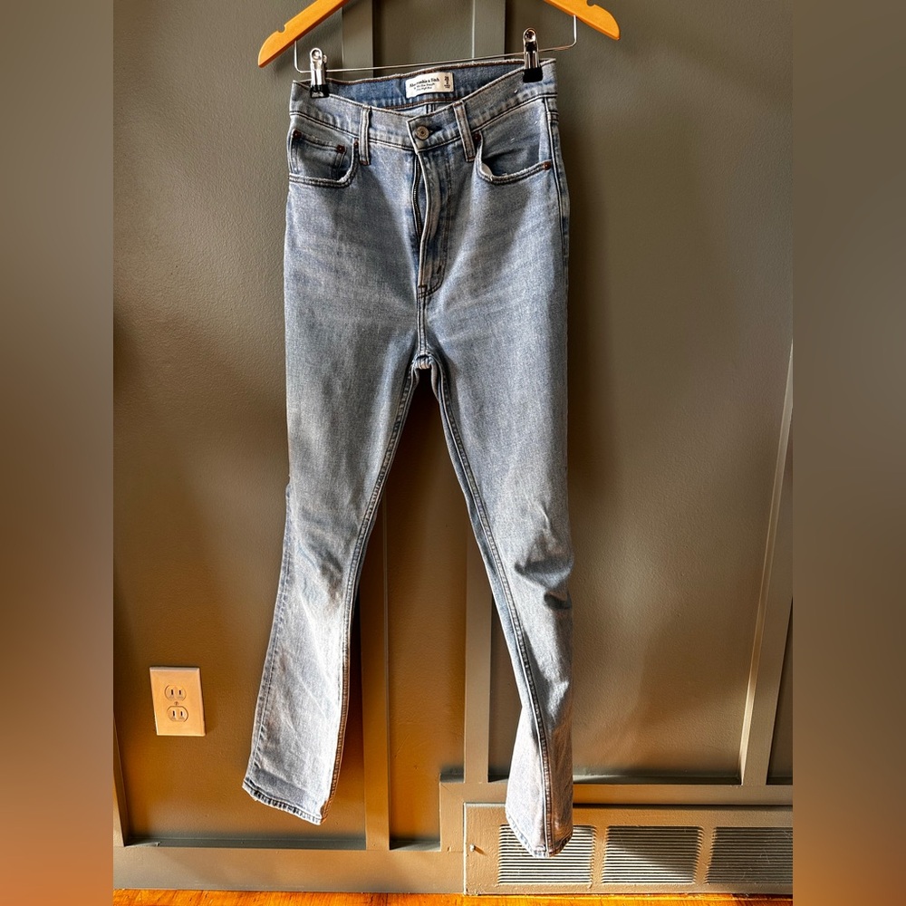 Abercrombie ultra high rise slim straight jeans size 26
